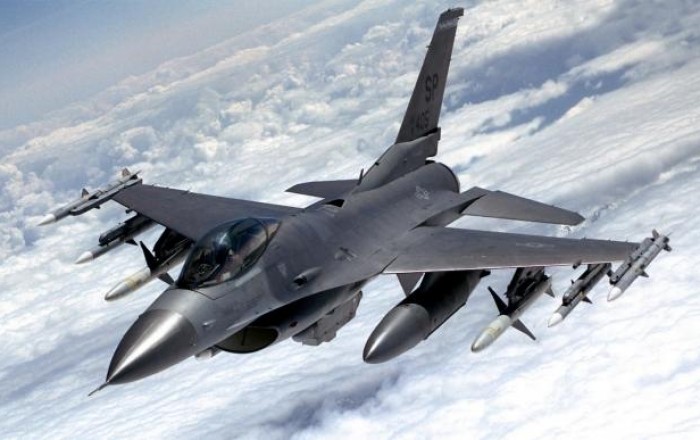 F-16 fighter jet crashes during training in Michigan