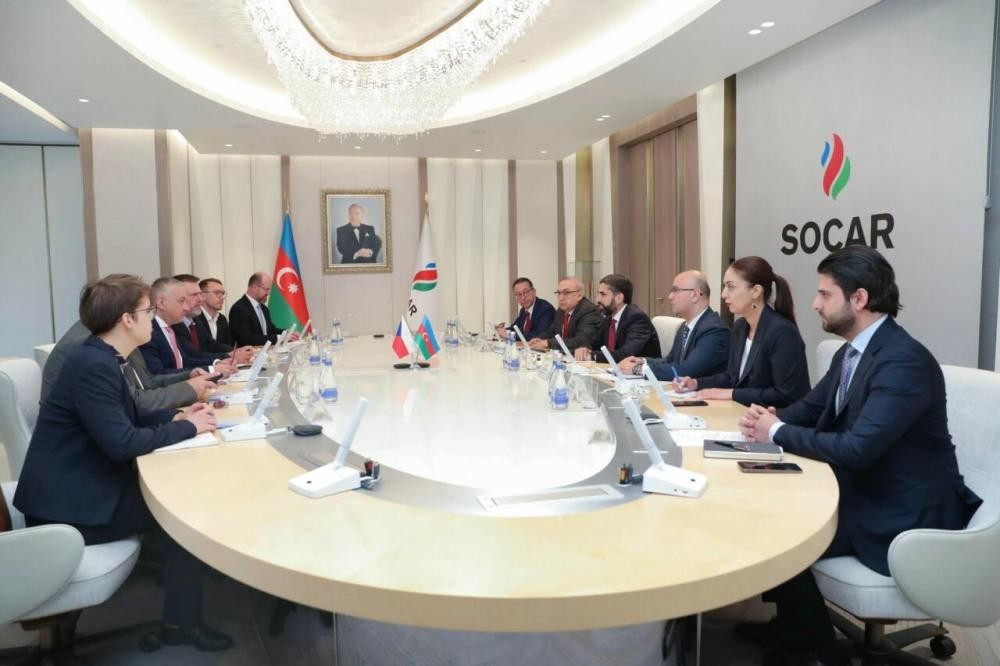 Президент SOCAR обсудил поставки дополнительных объемов газа в Европу с чешским министром - ФОТО<span class="qirmizi"></span>