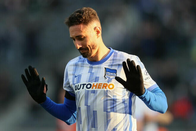 Bacısını boğmaq istəyən futbolçu həbs edildi<span class="qirmizi"></span>