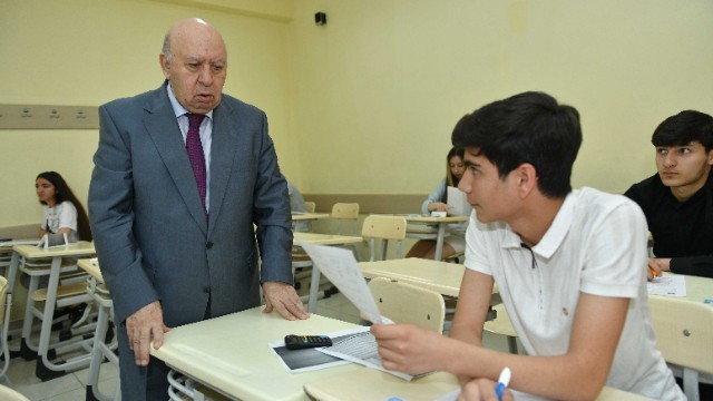 Havar Məmmədov imtahan sessiyasının gedişi ilə tanış olub <span class="qirmizi"></span>