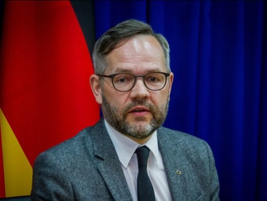 Alman sədr: “Bakı ilə İrəvan arasında danışıqlar Aİ, Fransa və Almaniyanın iştirakı ilə davam etdiriləcək”<span class="qirmizi"></span>