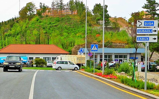 63 sakin də Laçına yola salındı