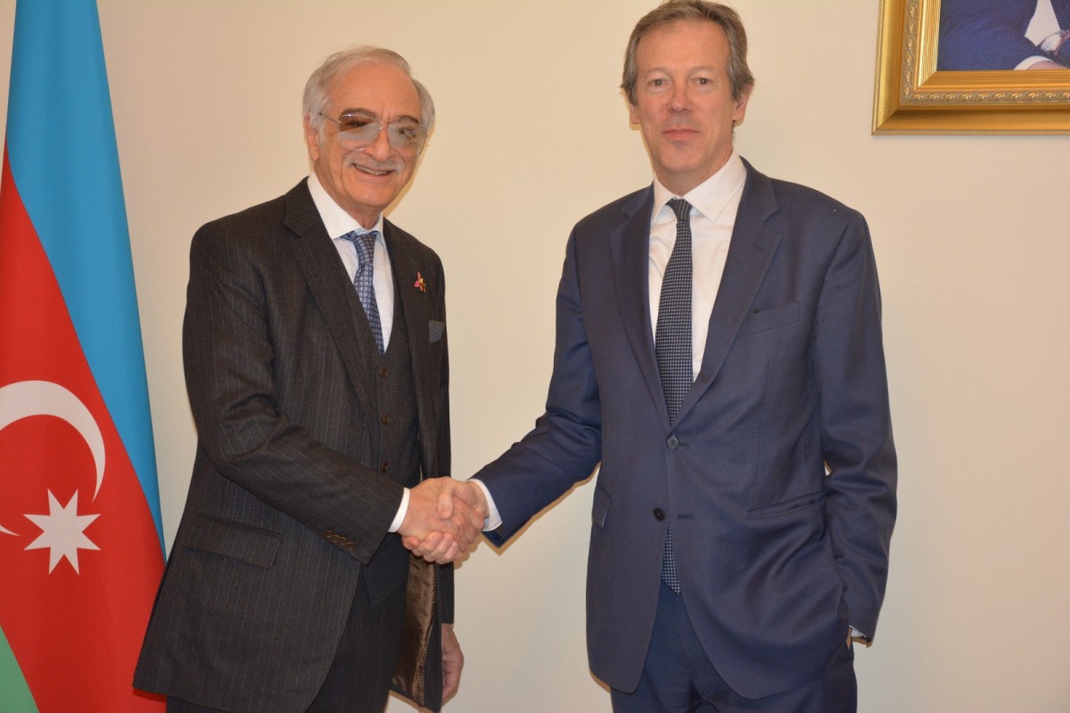 Polad Bülbüloğlu Britaniyanın Rusiyadakı səfiri ilə görüşüb