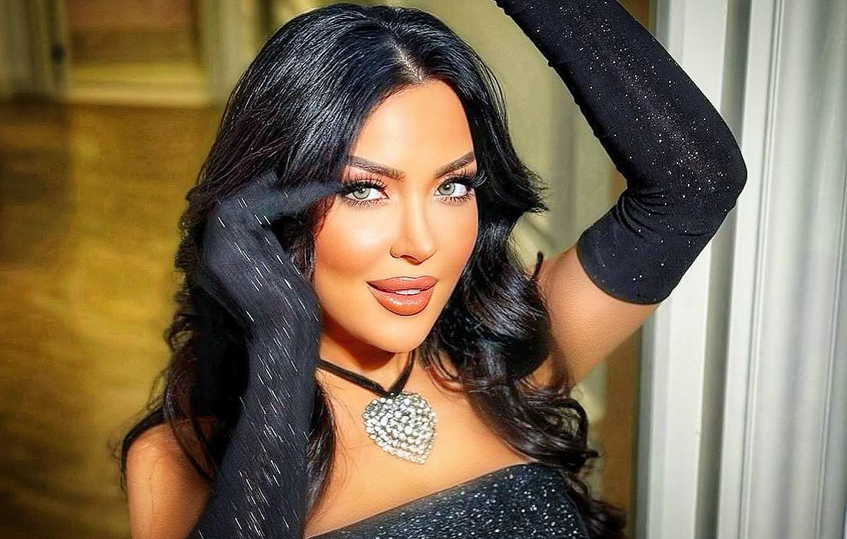 Vəfa Şərifova iş adamı Famil Xəlilovdan AYRILIB