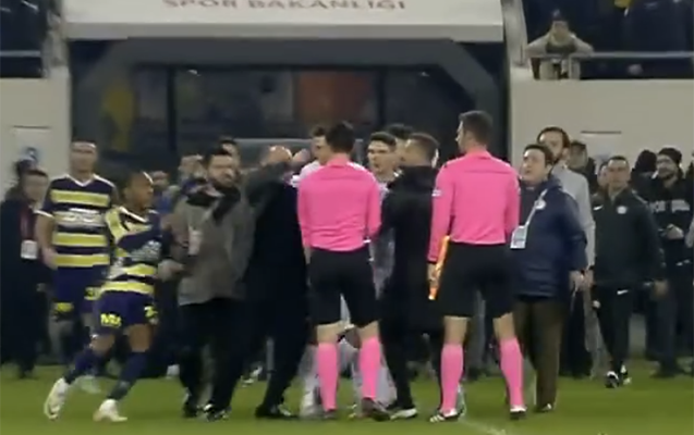Türkiyə futbolunda biabırçı görüntülər -