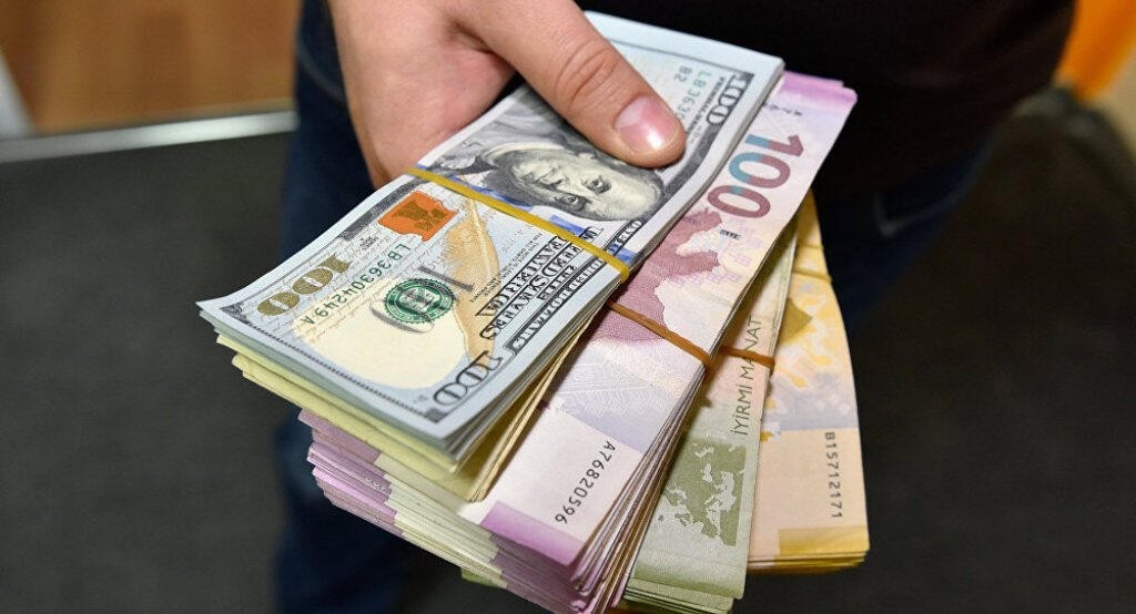 Azərbaycanda dollara tələbat kəskin artdı: Manatı nə gözləyir?