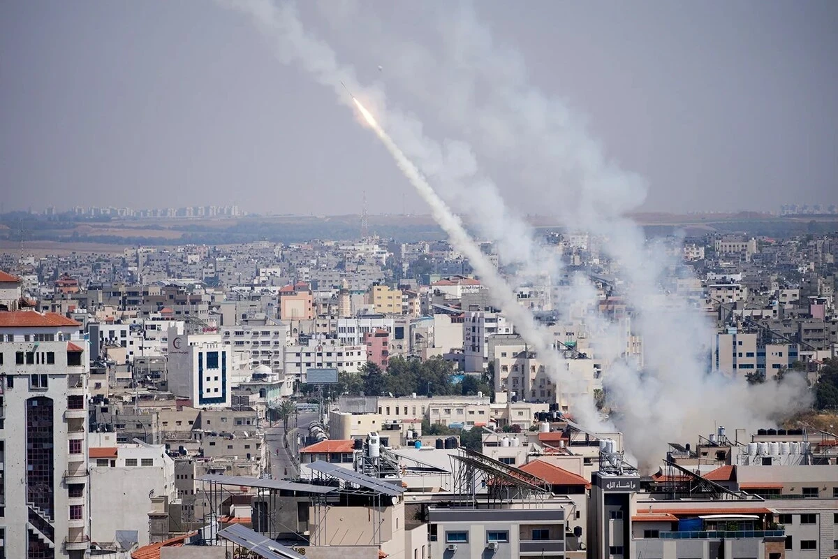 “Al Jazeera”: İsrailin Deyr əl-Bələh məntəqəsini bombalaması nəticəsində 18 fələstinli ölüb
