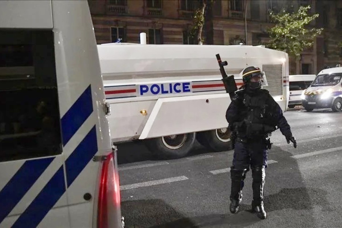 СМИ: Страсбургский собор и порядка 20 школ Парижа получили сообщения об угрозе взрыва