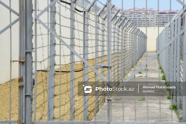 В бакинской тюрьме скончался бывший главврач, осужденный за хищение более полумиллиона манатов
