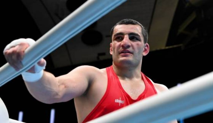 Нарек Манасян отказался от финального боя с Гаджимагомедовым