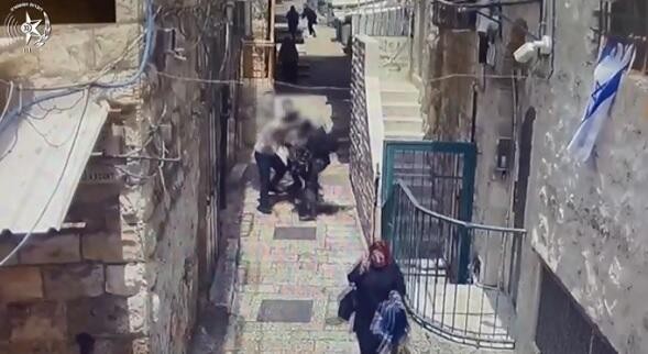 Türkiyəli turist Qüdsdə İsrail polisini bıçaqladı -