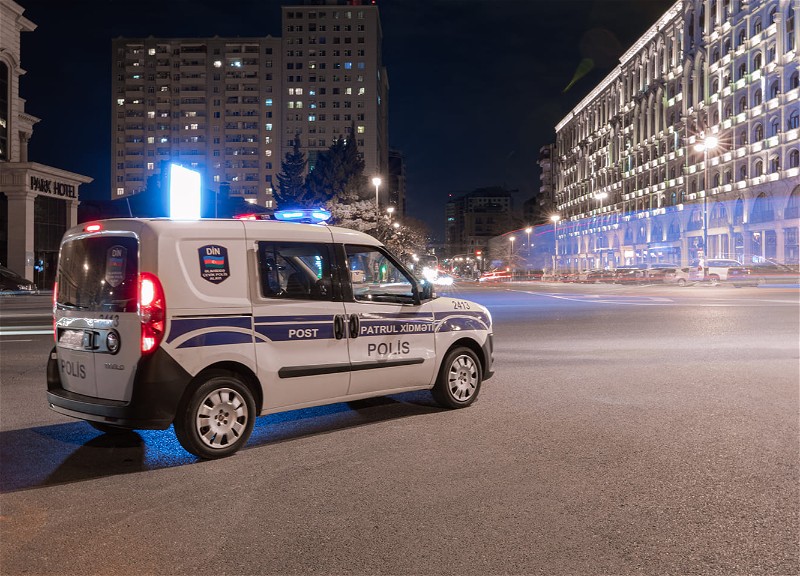 Граждане Азербайджана добровольно сдали в полицию шесть ружей