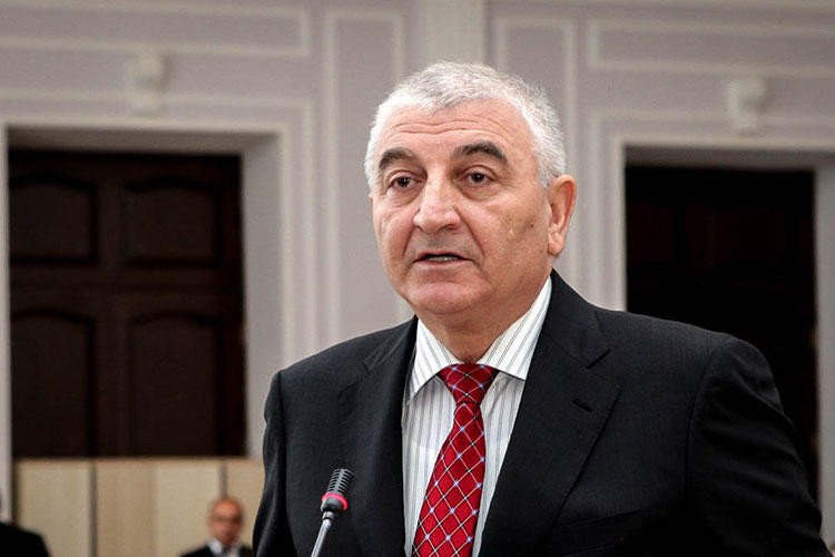 Pənahov Maldivə getdi: Seçkiləri müşahidə edəcək