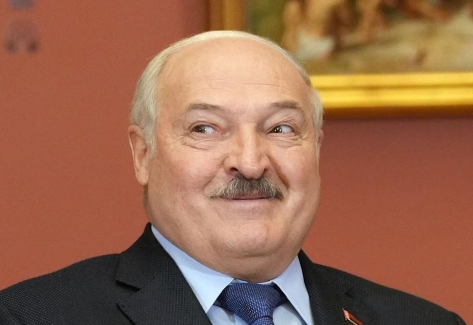 Лукашенко заявил, что Россия разместила в Беларуси несколько десятков ядерных боеприпасов