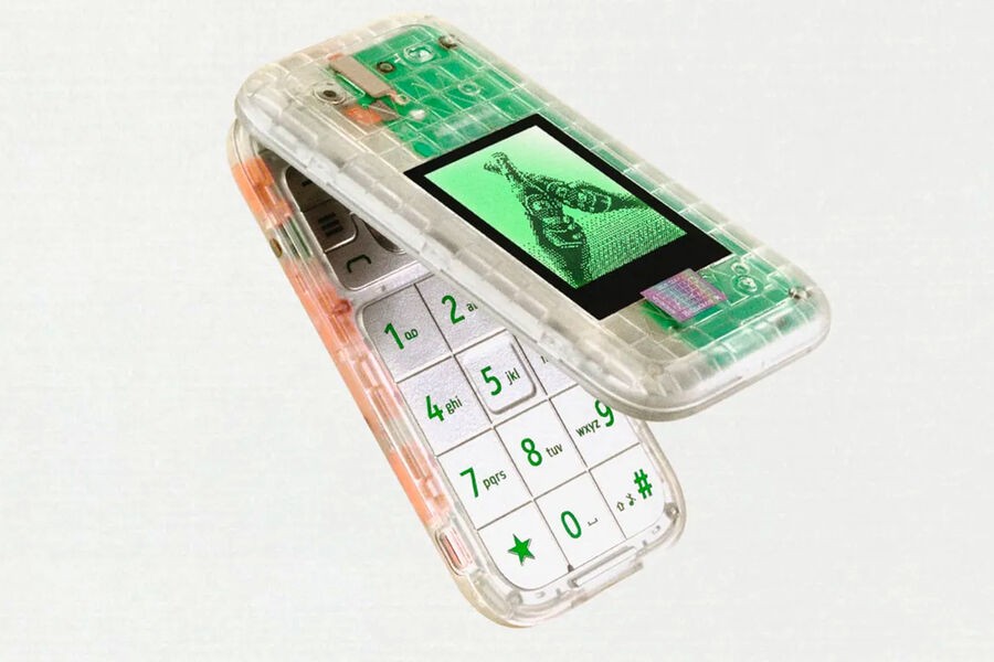 Производитель Nokia и известная пивоваренная компания представили "скучный" телефон