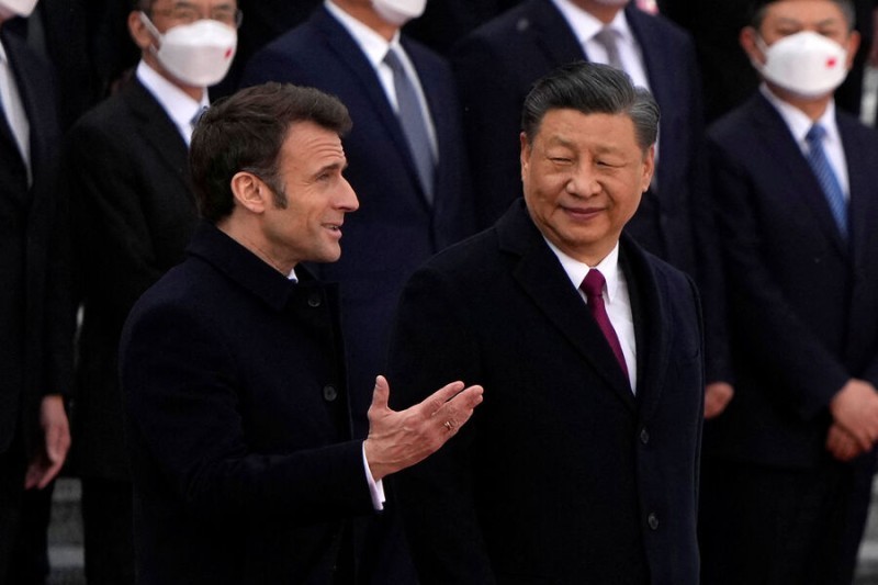 Китай и Франция будут прилагать усилия для мирного решения ядерной проблемы Ирана