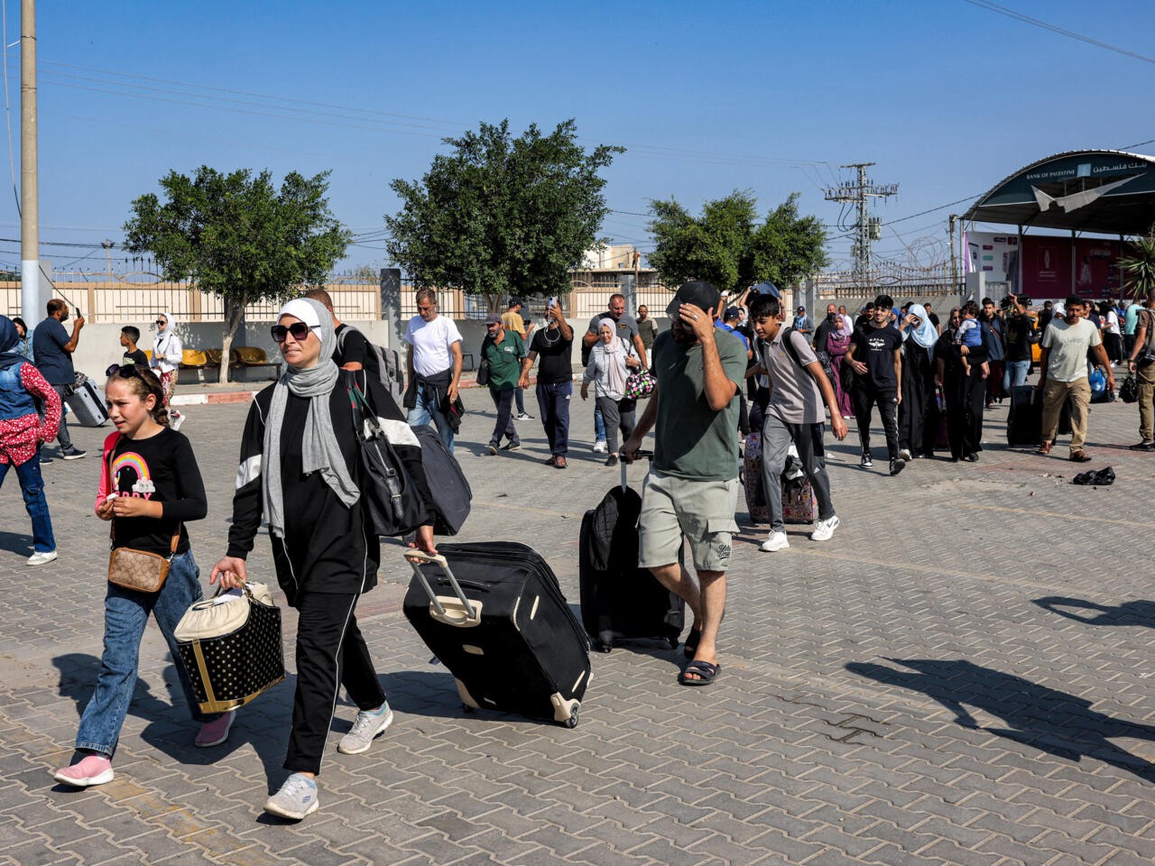 Израиль начал эвакуацию мирных палестинцев из Рафаха перед наземной операцией