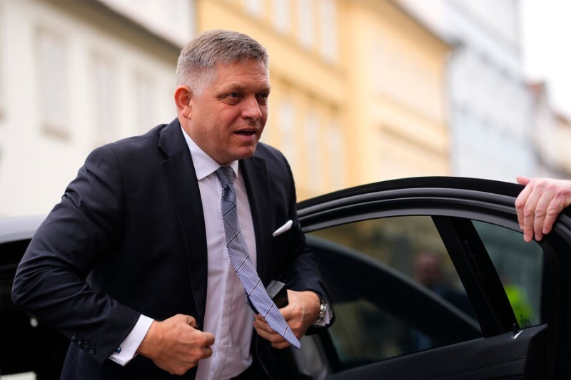 Премьер Словакии пройдет контрольное обследование после покушения