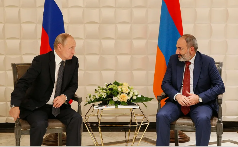 Putin və Paşinyan arasında danışıqlar başlayıb