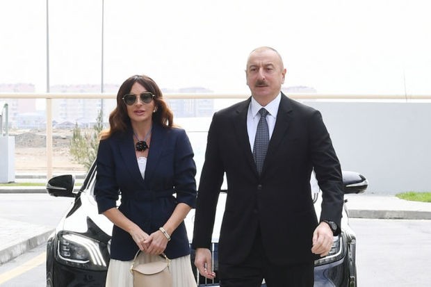 Ильхам Алиев и Мехрибан Алиева ознакомились с ходом работ в Доме-музее Узеира Гаджибейли в Шуше