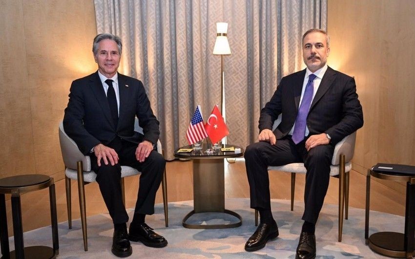 Blinken Fidanla Yaxın Şərqdəki vəziyyəti müzakirə etdi