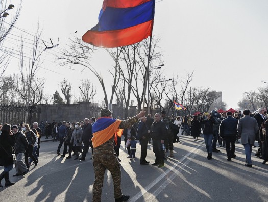 Власти Армении взялись за протестующих