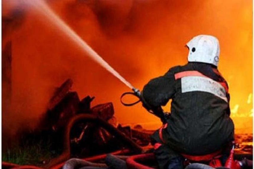 При пожаре в Сураханском районе понадобилась эвакуация граждан