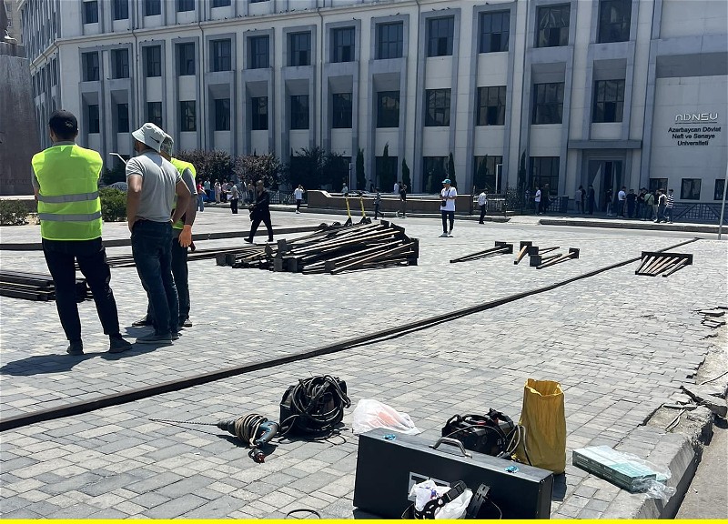 Известная площадь в центре Баку закрывается на ремонт - ФОТО