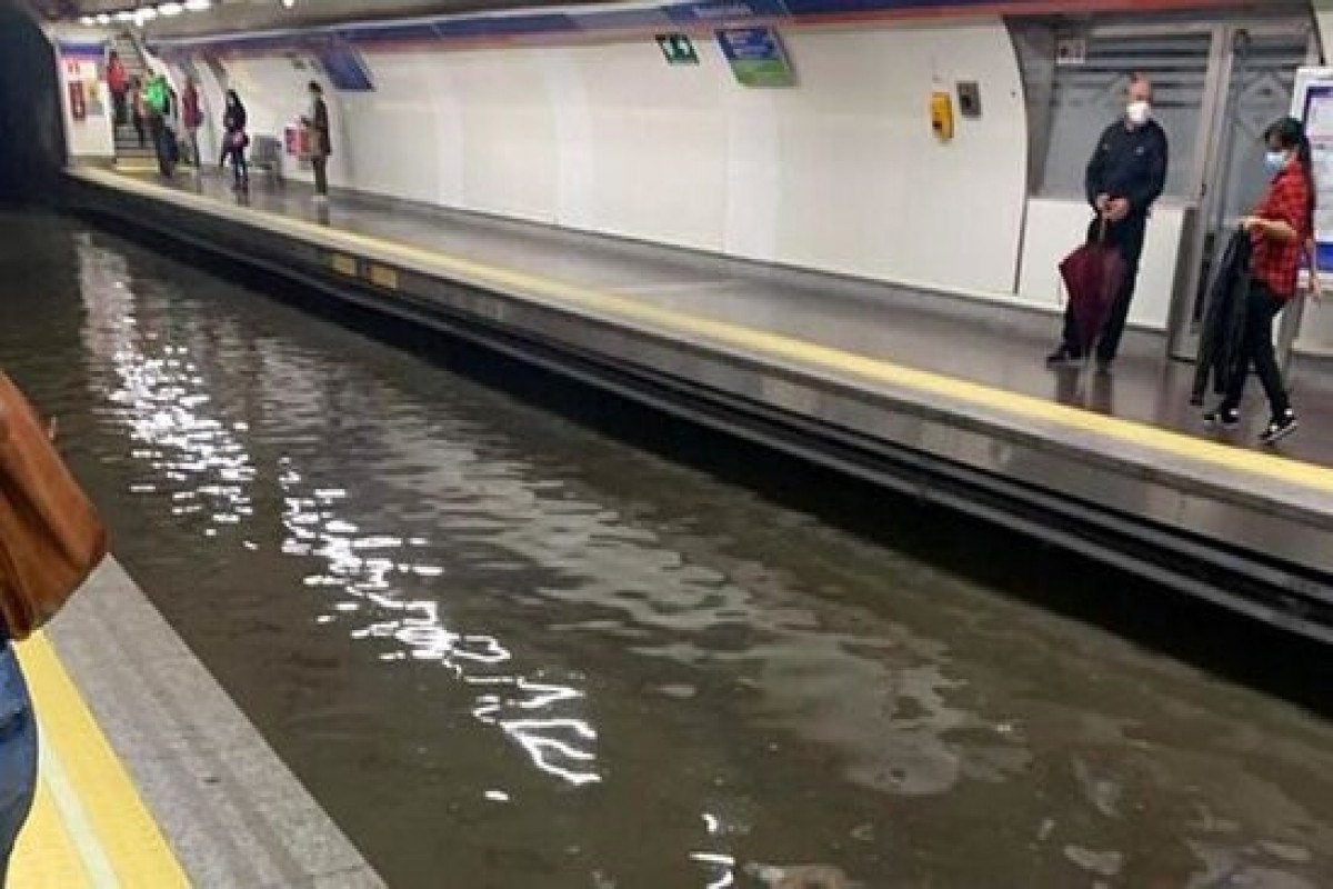 Moskvada metrostansiya su altında qaldı