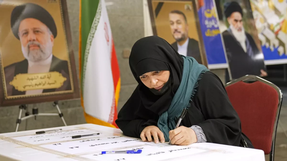 Время голосования на президентских выборах в Иране продлено на два часа