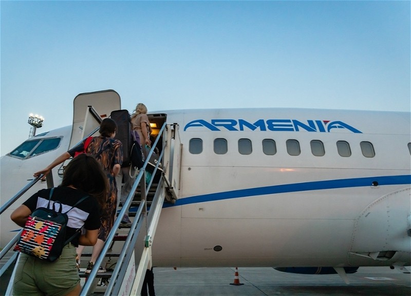 Покинувшие Карабах армяне уезжают и из Армении