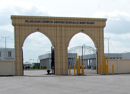 Azerbaijan, Iran review border-crossing challenges