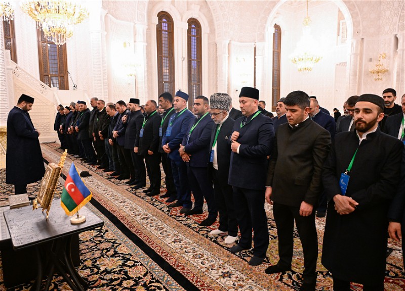В мечети Гейдар совершен намаз-вахдат