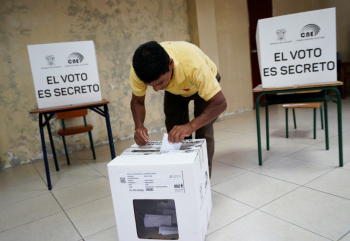 Preliminary results show Ecuador to hold presidential runoff