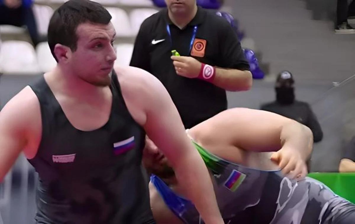 Скандал на чемпионате Азербайджана: борец выступил под флагом России