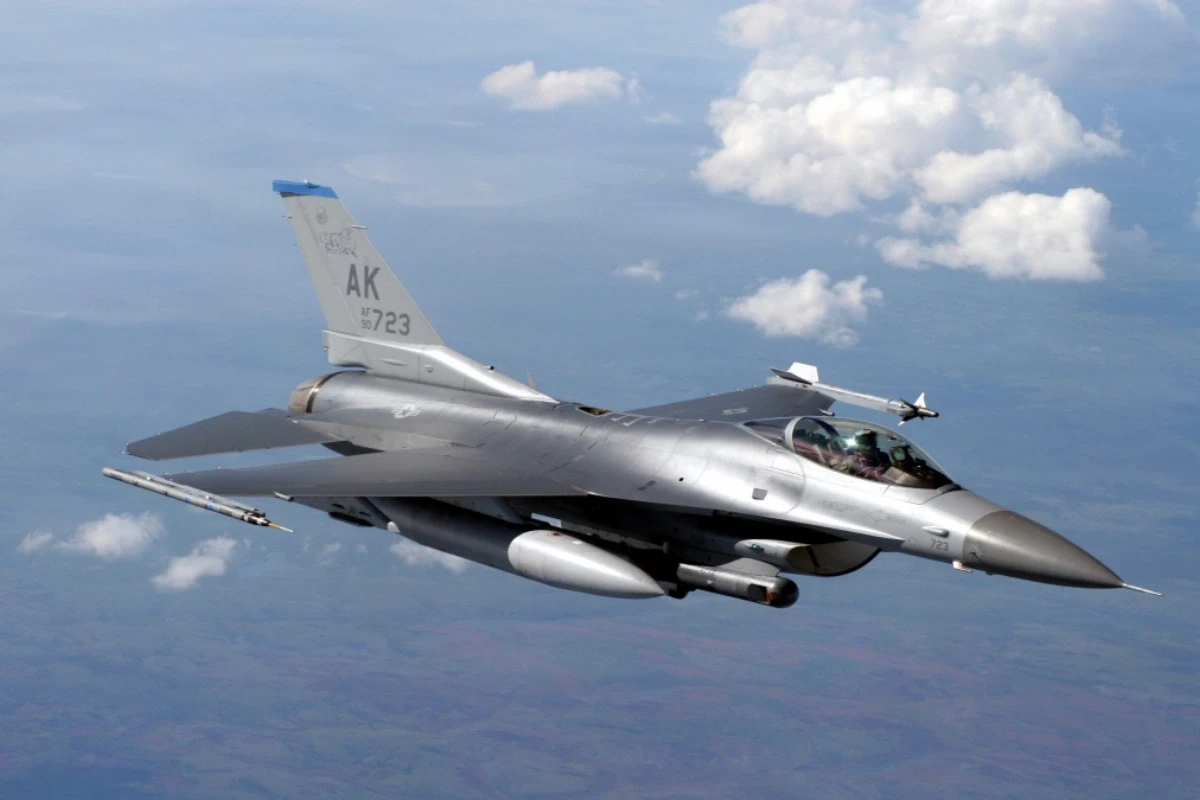 Стали известны новые детали крушения F-16 в Украине
