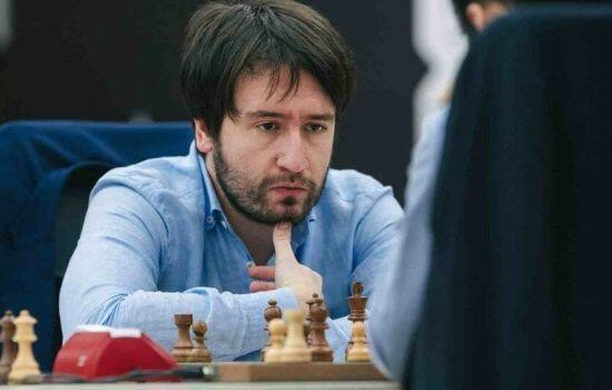 Teymur Rəcəbovu məğlub edərək finala yüksəldi