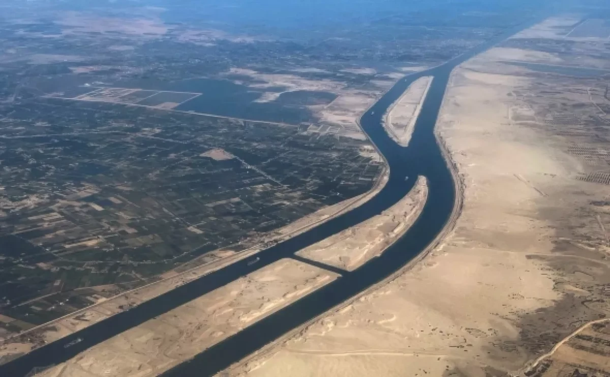 Suez Canal suffers $7 billion loss due to war-related traffic cuts