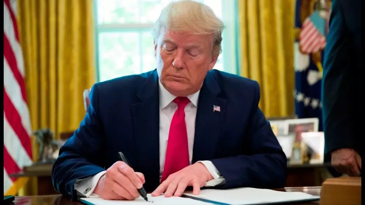 Trump to reduce federal government size, targeting seven agencies for elimination