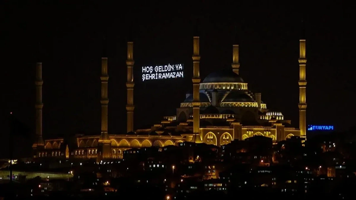 Bir ildə iki Ramazan ayı yaşayacağıq -