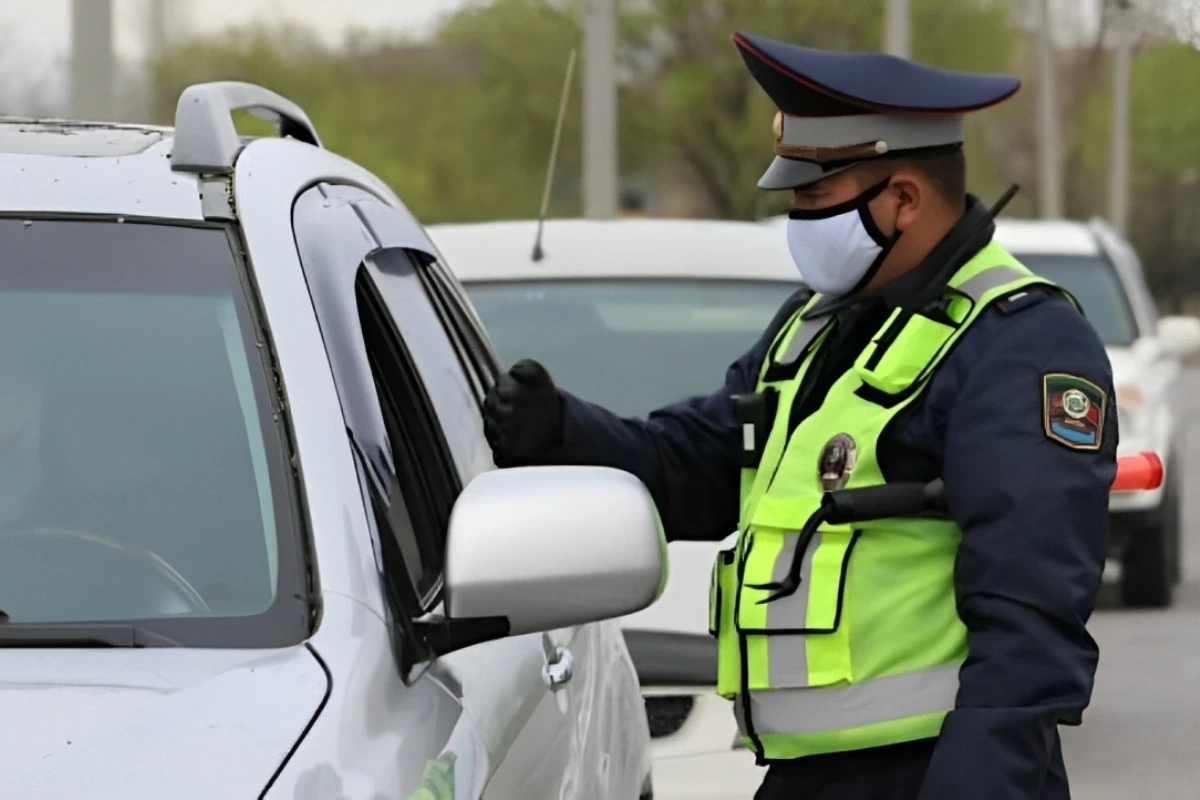 В Кыргызстане лихачей начнут проверять на знание ПДД на месте нарушения
