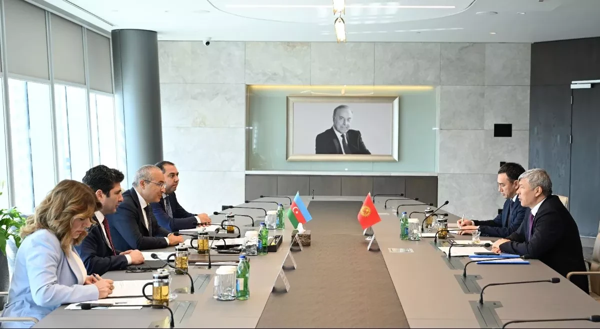 Kyrgyz ambassador, Azerbaijani economy minister discuss bilateral economic cooperation