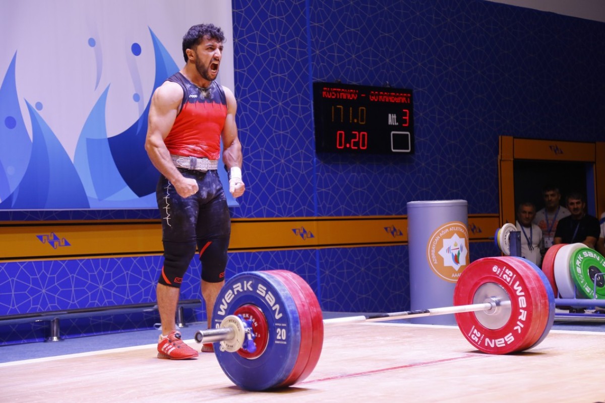 Азербайджанский тяжелоатлет стал призером чемпионата Европы