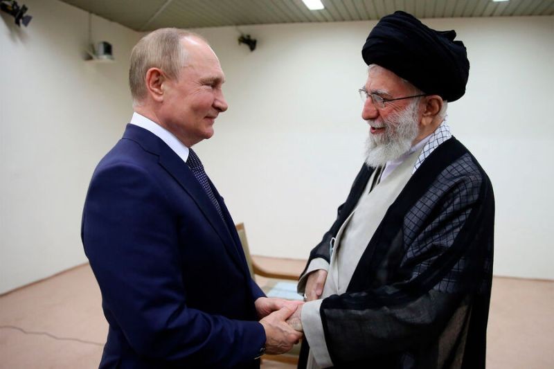 Путин передал послание иранскому лидеру