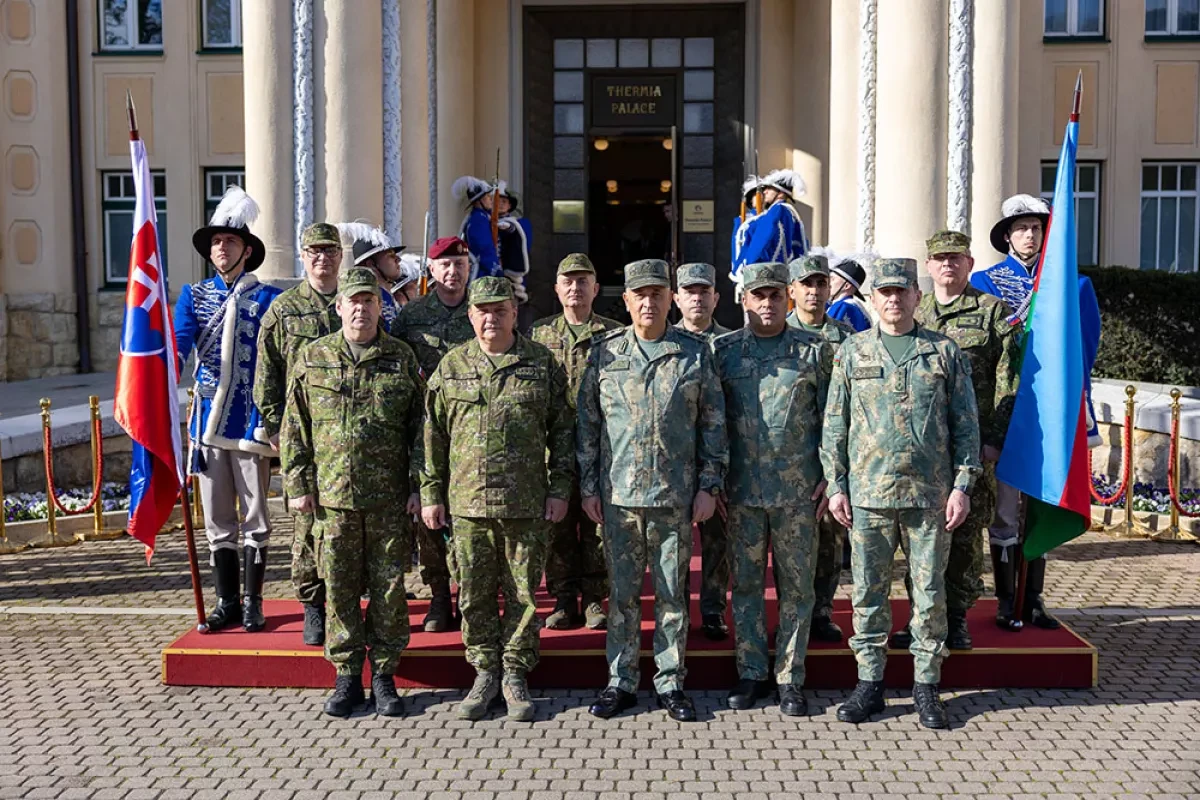 Slovakia hosts Azerbaijan’s top general for defence, tech, and training talks -