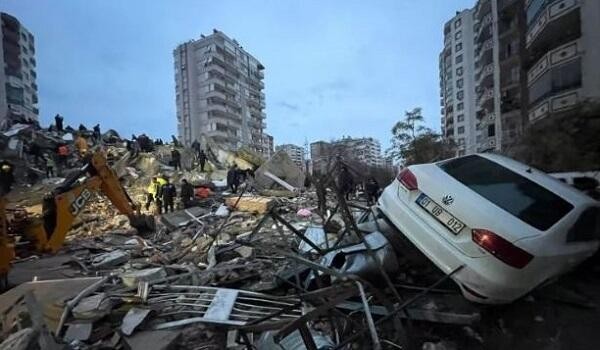 Istanbul quake damage: 3,000 buildings
