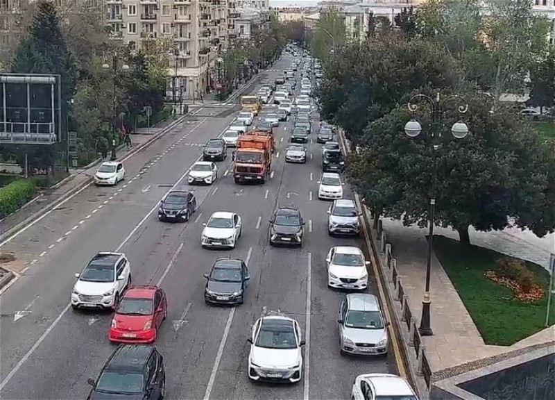 На этих улицах и проспектах Баку затруднено движение транспорта