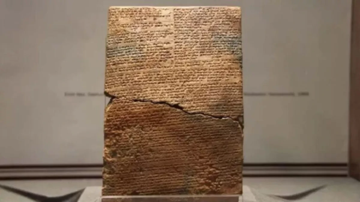 Archaeologists uncover uncharted language in 30,000 Hittite clay tablets VIDEO