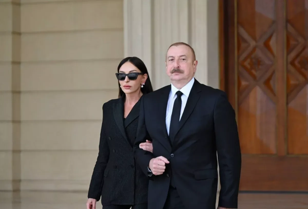 Azerbaijan’s president, first lady offer condolences at Baku Church following Pope Francis' death