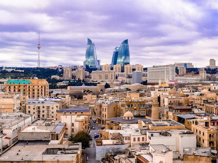 Завтра в Баку и на Абшероне будет облачно, ожидается туман